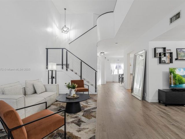 Продажа дома по адресу 11532 SW 148th Path - фото 6277379