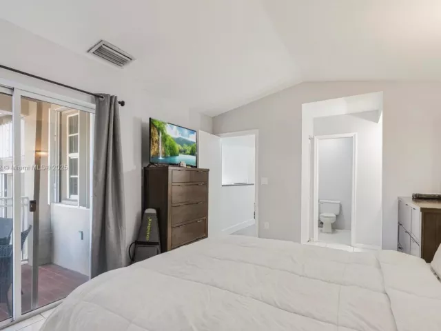 Продажа дома по адресу 11532 SW 148th Path - фото 6277365