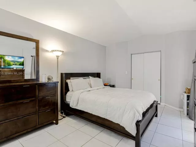 Продажа дома по адресу 11532 SW 148th Path - фото 6277366