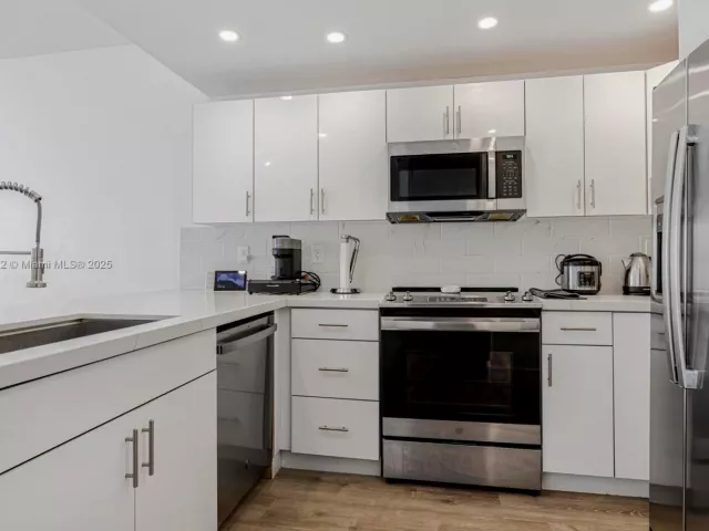 Продажа дома по адресу 11532 SW 148th Path - фото 6277372