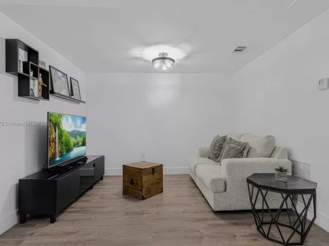 Продажа дома по адресу 11532 SW 148th Path - фото 6277373