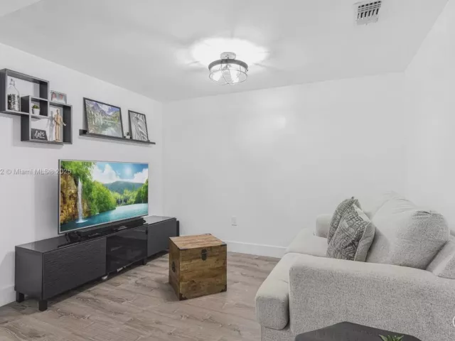 Продажа дома по адресу 11532 SW 148th Path - фото 6277374