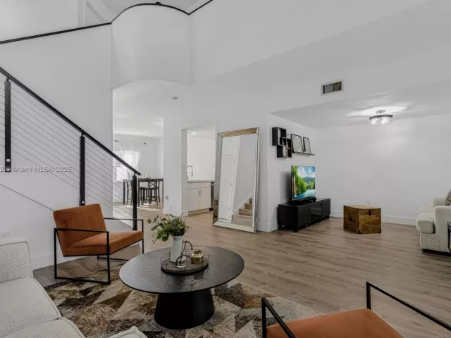 Продажа дома по адресу 11532 SW 148th Path - фото 6277381