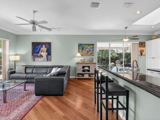 Продажа дома по адресу 2374 NW 23rd Road - фото 6260508