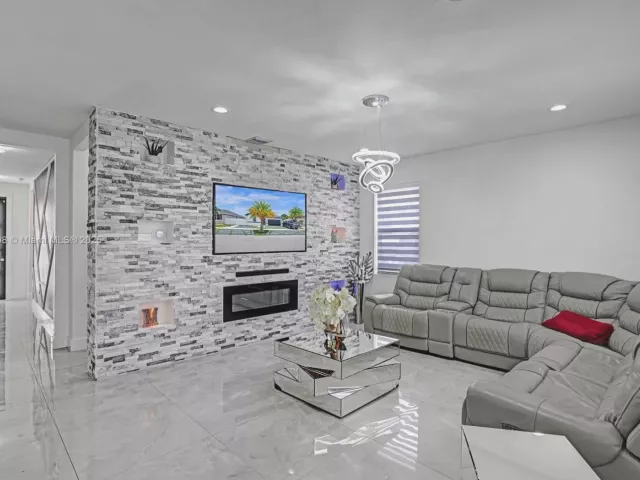 Продажа дома по адресу 27563 SW 133rd Ave - фото 7681635