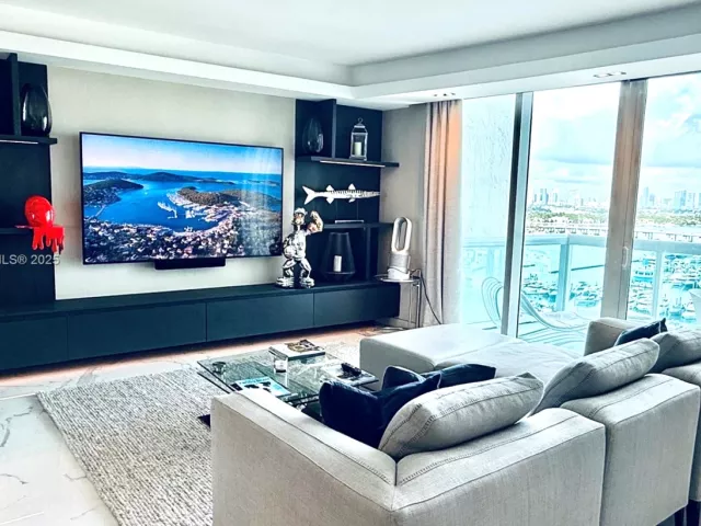 Продажа квартиры #1706 - фото 6260602