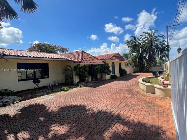 Продажа дома по адресу 5550 SW 87th Ave - фото 6289282