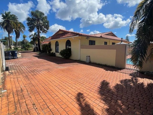 Продажа дома по адресу 5550 SW 87th Ave - фото 6289283