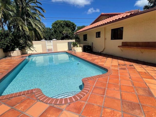 Продажа дома по адресу 5550 SW 87th Ave - фото 6289285