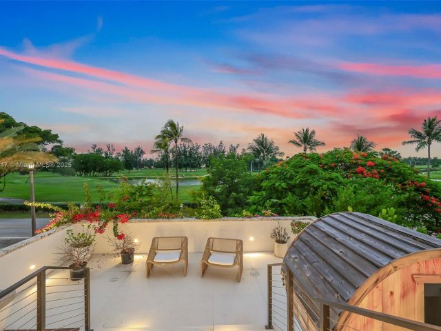 Продажа дома по адресу 2355 Meridian Ave - фото 6259791