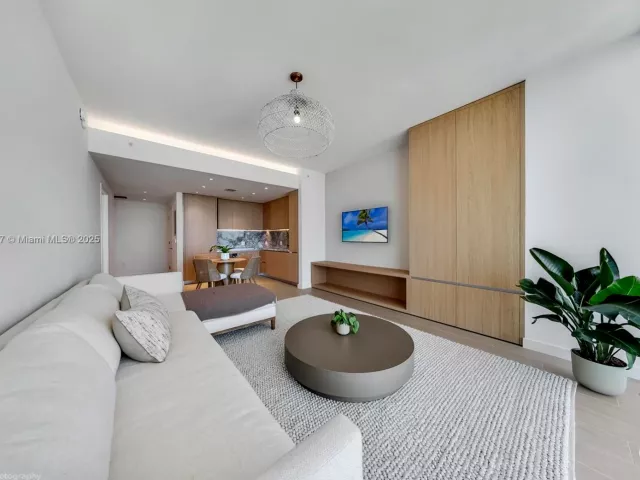 Продажа квартиры #1906 - фото 6263198