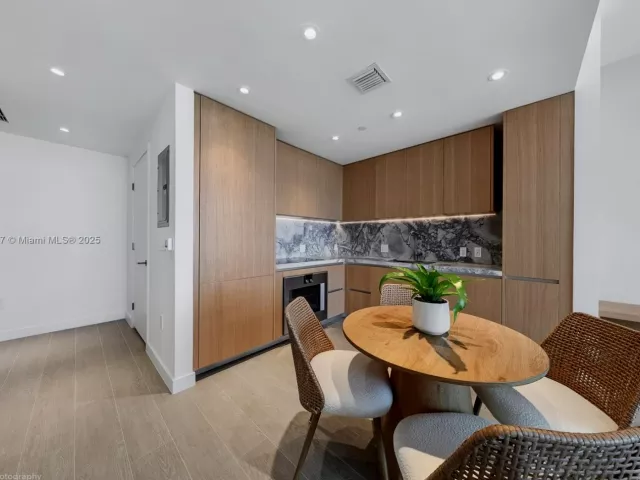 Продажа квартиры #1906 - фото 6263202