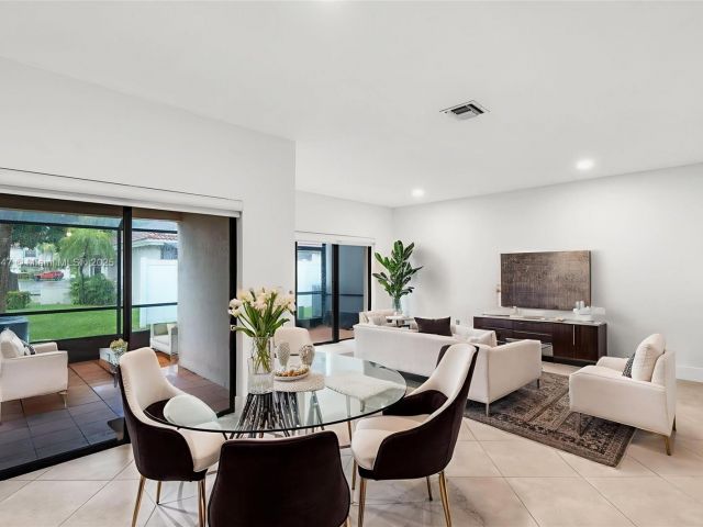 Продажа дома по адресу 21160 Mainsail Cir H12 - фото 6823550