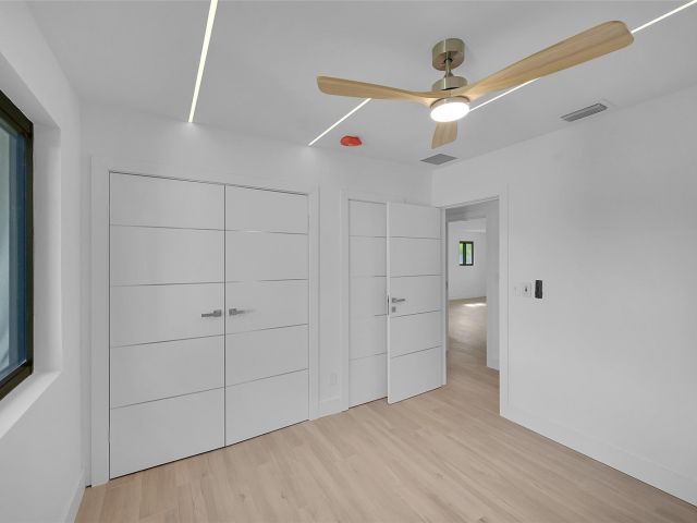 Продажа дома по адресу 1257 NW 4th St - фото 6262011