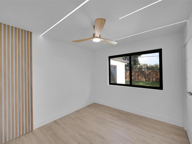 Продажа дома по адресу 1257 NW 4th St - фото 6262012