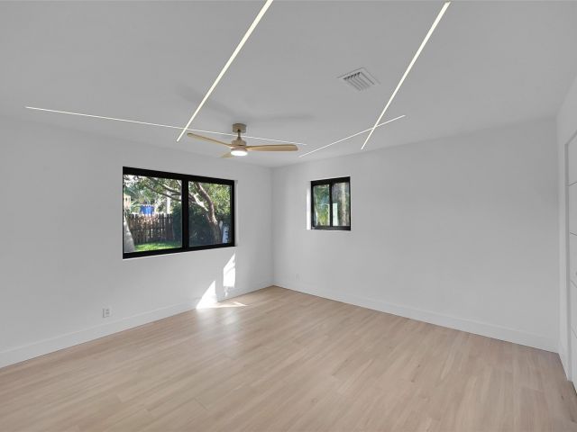 Продажа дома по адресу 1257 NW 4th St - фото 6262014