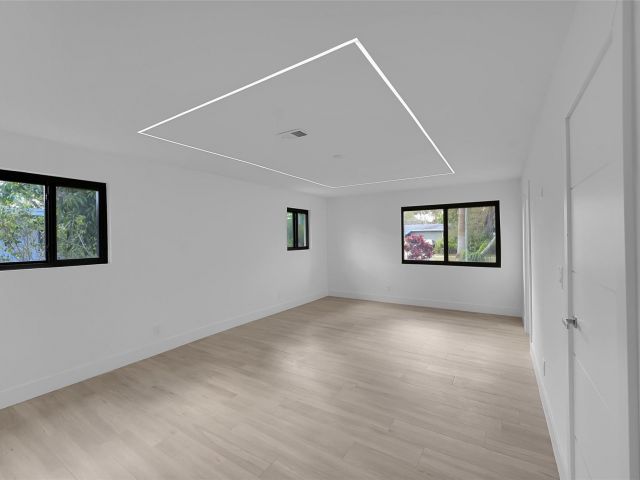 Продажа дома по адресу 1257 NW 4th St - фото 6262017