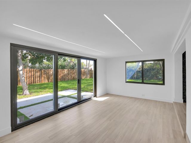 Продажа дома по адресу 1257 NW 4th St - фото 6262019