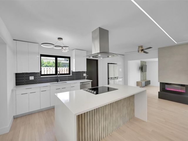 Продажа дома по адресу 1257 NW 4th St - фото 6262024