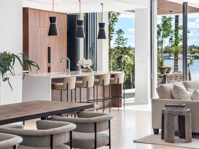 Продажа дома по адресу 1510 Stillwater Dr - фото 6259410