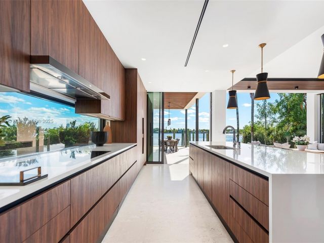 Продажа дома по адресу 1510 Stillwater Dr - фото 6259412