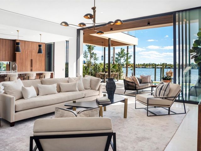 Продажа дома по адресу 1510 Stillwater Dr - фото 6259414