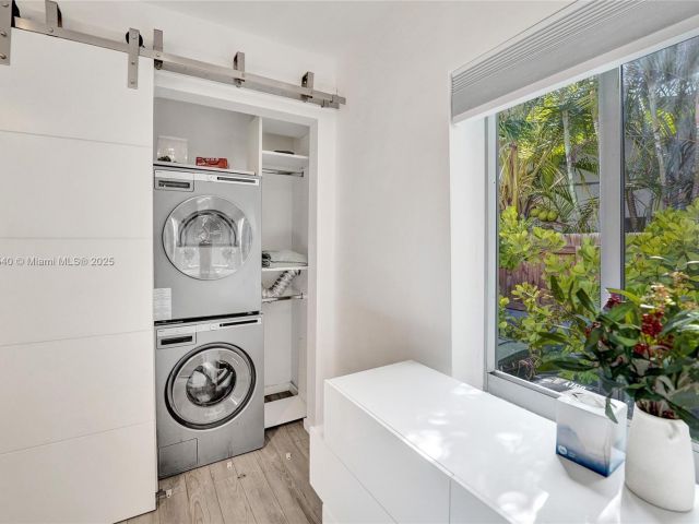 Дом в аренду по адресу 3305 NE 16th Ct - фото 6264080