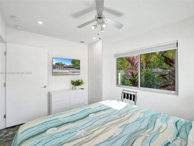 Дом в аренду по адресу 3305 NE 16th Ct - фото 6264084