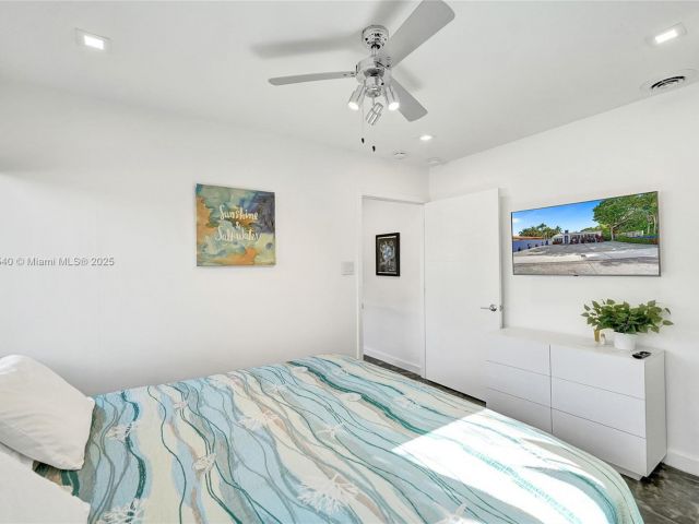 Дом в аренду по адресу 3305 NE 16th Ct - фото 6264086