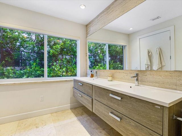 Дом в аренду по адресу 435 Ridgewood Road - фото 6259621