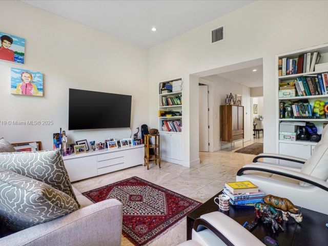 Дом в аренду по адресу 435 Ridgewood Road - фото 6259627