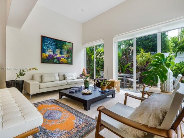 Дом в аренду по адресу 435 Ridgewood Road - фото 6259635