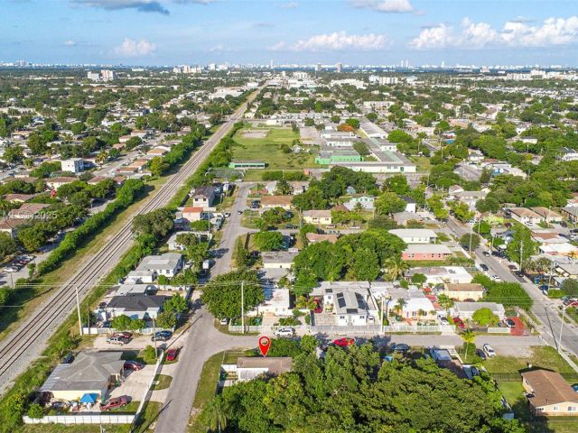 Продажа дома по адресу 7190 NW 21st Ave - фото 6284950