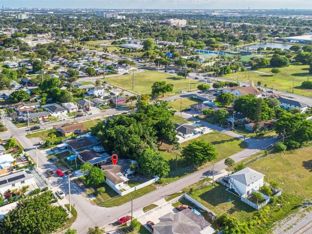 Продажа дома по адресу 7190 NW 21st Ave - фото 6284952