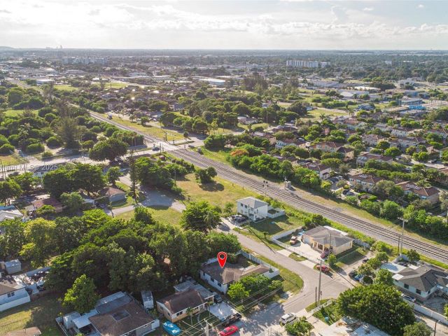 Продажа дома по адресу 7190 NW 21st Ave - фото 6284954