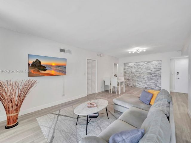 Продажа квартиры #815 - фото 6265747