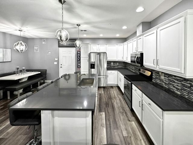 Продажа дома по адресу 4126 Cascada Cir - фото 6264122