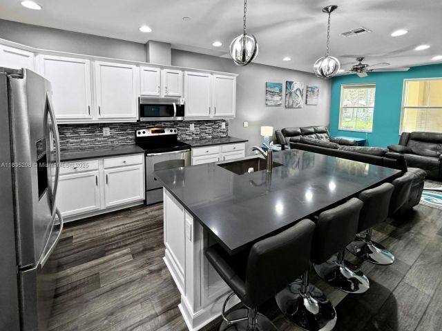 Продажа дома по адресу 4126 Cascada Cir - фото 6264123