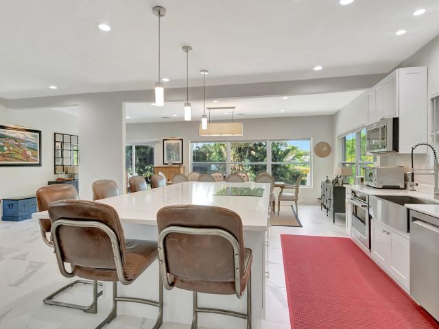 Продажа дома по адресу 299 NW 10th Court - фото 6262040