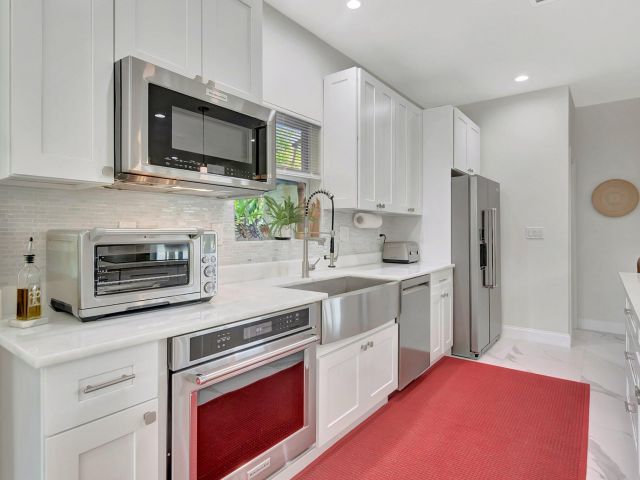 Продажа дома по адресу 299 NW 10th Court - фото 6262042