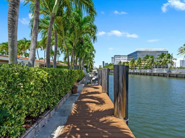 Продажа дома по адресу 3220 NE 164th St - фото 6261450