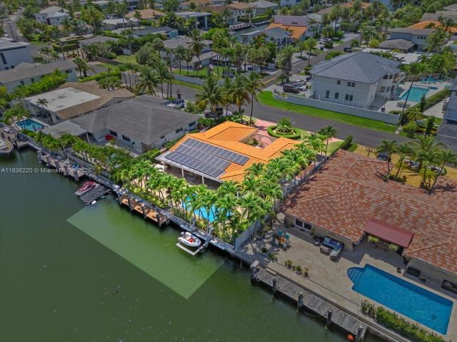 Продажа дома по адресу 3220 NE 164th St - фото 6261465