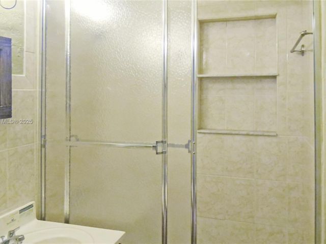 Продажа дома по адресу 841 NE 139th St - фото 6264197