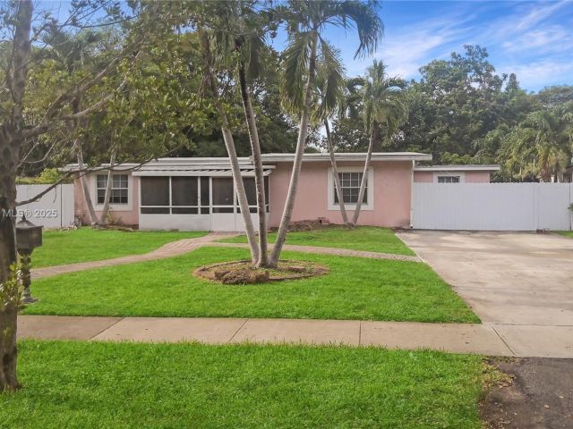 Продажа дома по адресу 841 NE 139th St - фото 6264215