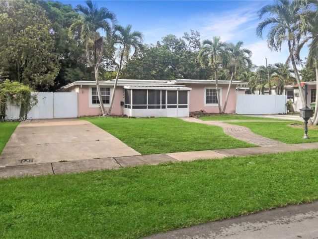 Продажа дома по адресу 841 NE 139th St - фото 6264216