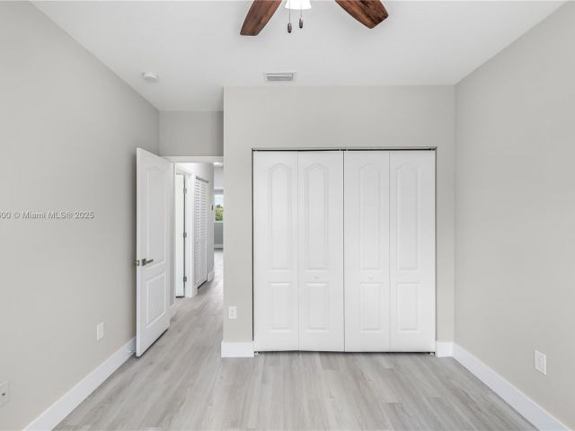 Дом в аренду по адресу 942 SW 147th Ct - фото 6261715