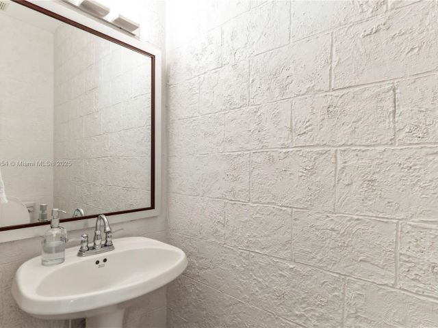 Продажа дома по адресу 12530 SW 96th Ct - фото 6261793