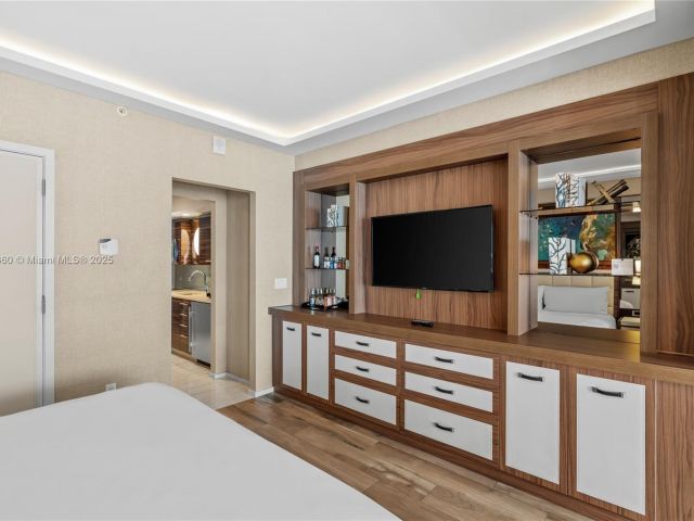 Продажа квартиры #R1909 - фото 6262492