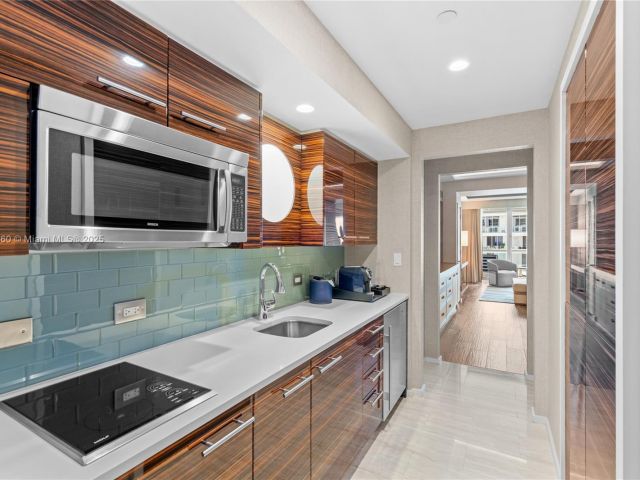 Продажа квартиры #R1909 - фото 6262509