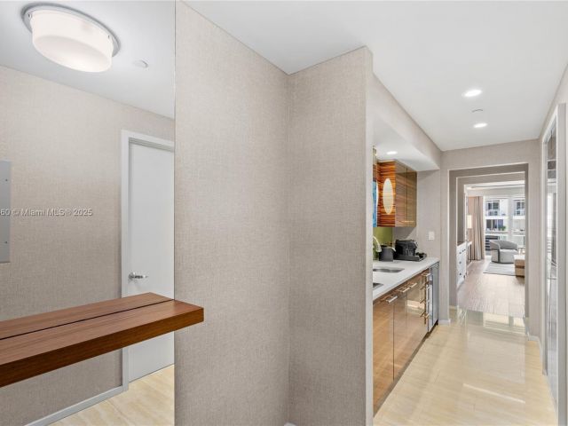 Продажа квартиры #R1909 - фото 6262510